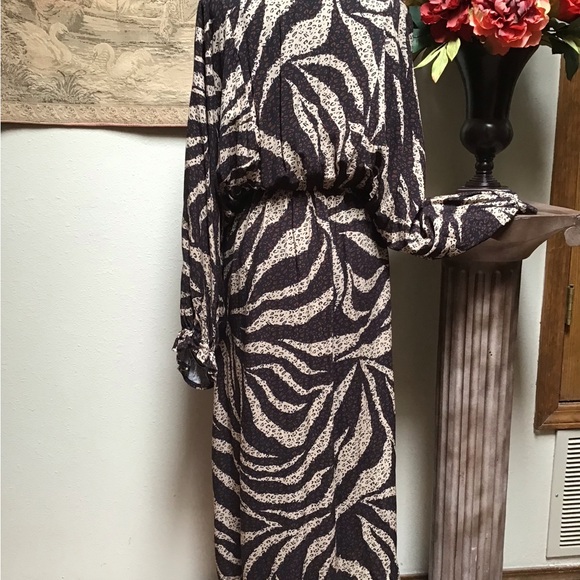 Gee Loretta Leopard Print Dress - Picture 10 of 12